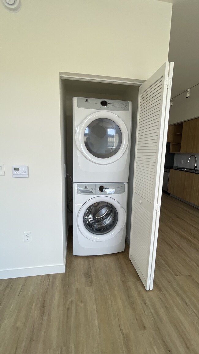 Photo - 910 E 27th St Unidad S1