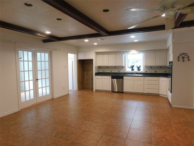 Building Photo - 2317 Dorrington St