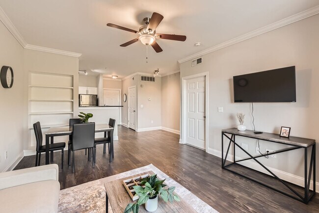 Photo - 215 North Avenue NE Unidad SI FL6-ID1612658P