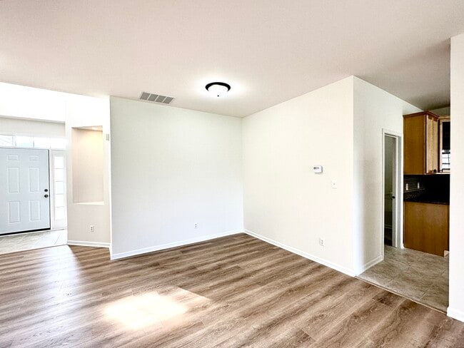 Photo - 1308 Charlevoix Way