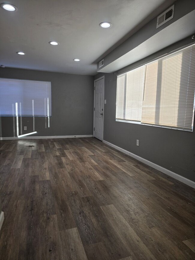 Photo - Updated 2 Bedroom 1.5 Bath in Westminster Unidad #1