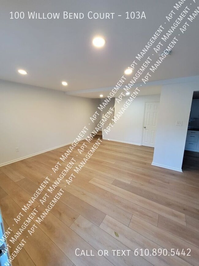 Building Photo - 100 Willow Bnd Ct Unit 103A