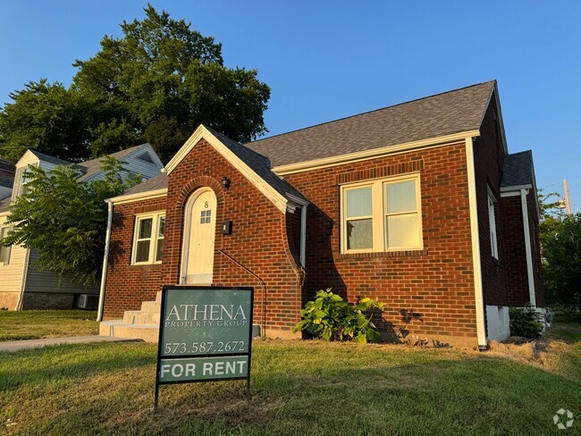 Building Photo - Charming 3 Bedroom / 1 Bath House with Ori...