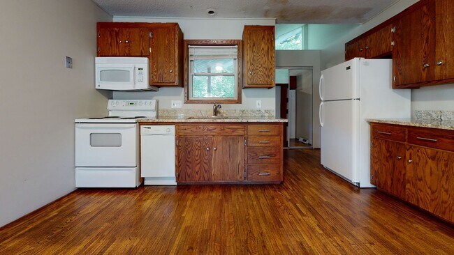 Photo - 4 bed 2 bath unit