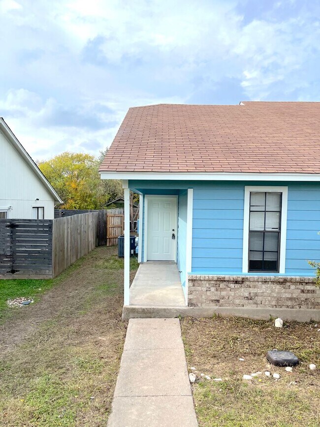 Photo - 12402 Alderbrook Dr Unit A