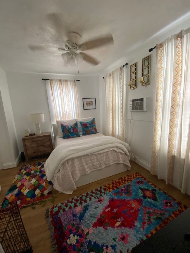 Photo - 1 Bedroom Historic Apartment block from Canal
