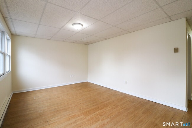 Photo - 374 Main St Unidad Apt C