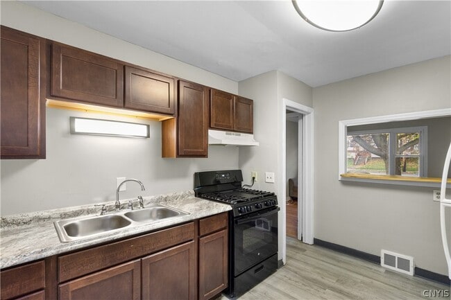 Photo - 326 Grant Blvd