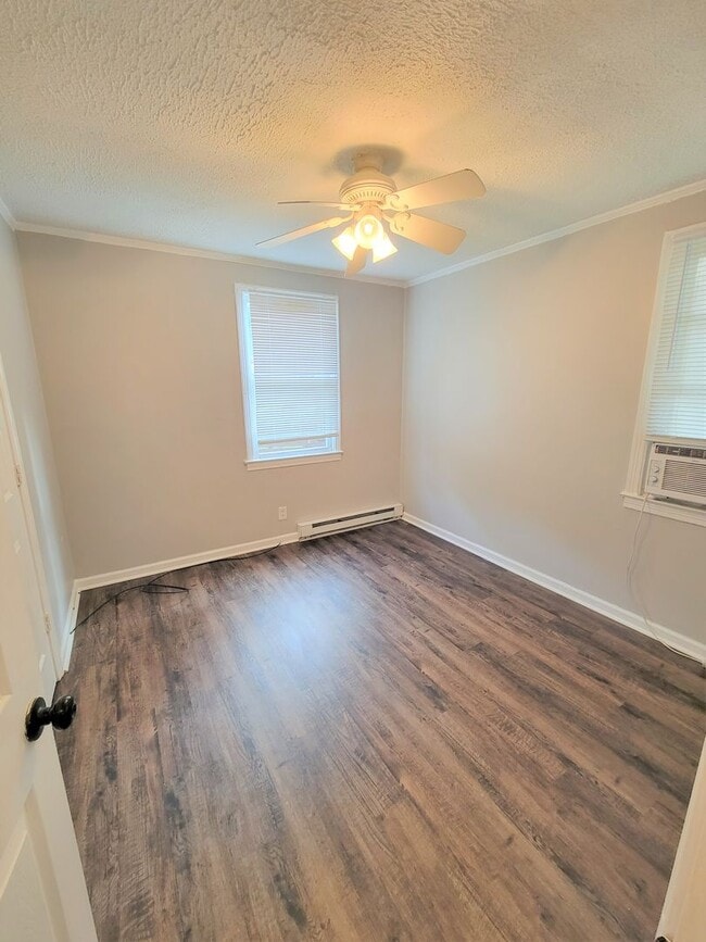 Building Photo - Greensboro Bungalow Rental