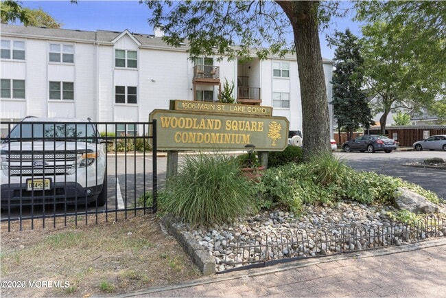 Photo - 1606 Main St Unit R209