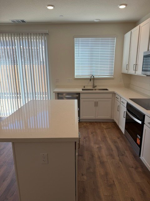 Photo - 2915 Porcelain St