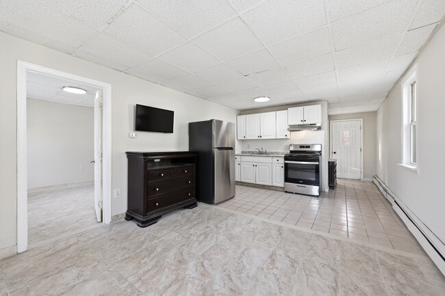 Building Photo - 807 W New York Ave