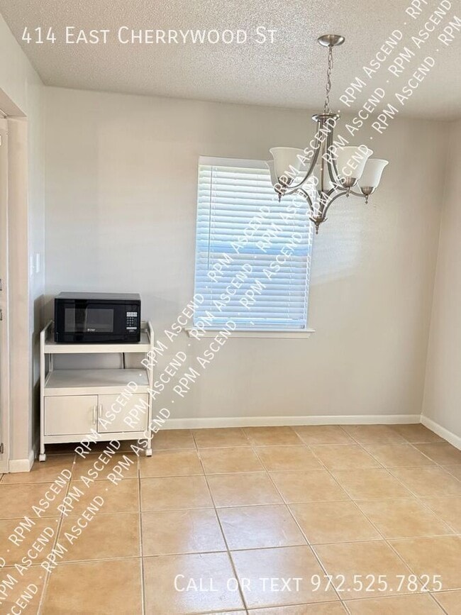 Photo - 414 E Cherry Wood Ln