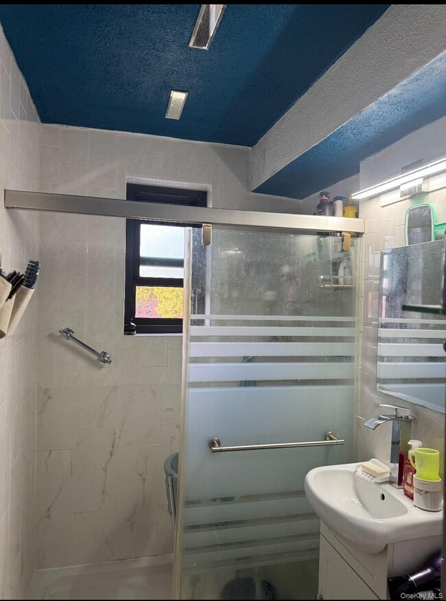 Photo - 212-04-212-75 75th Ave Unidad 3M