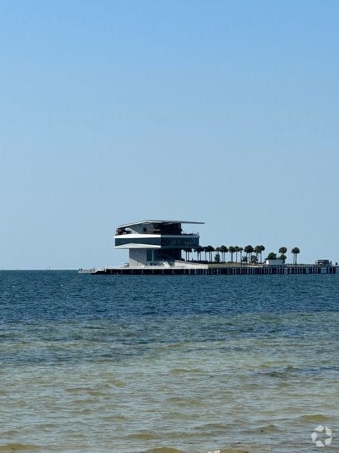 Building Photo - 1100 N Shore Dr NE Rental