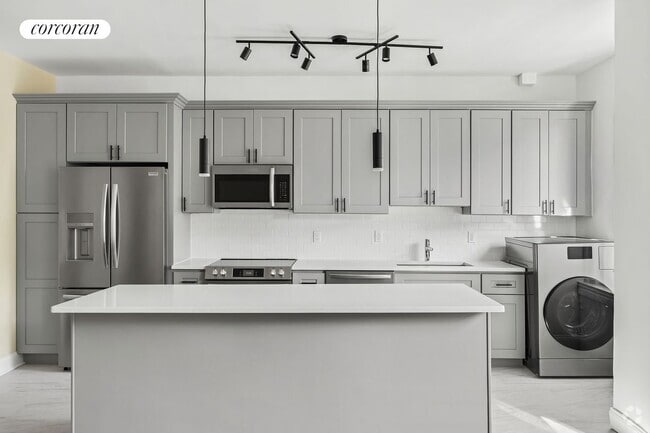 Building Photo - 880 W 181st St Rental