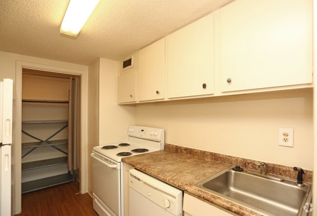 2HAB, 2BA - 1,045 ft²