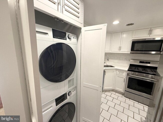 Building Photo - 606 Cooper Landing Rd Unit B-6L