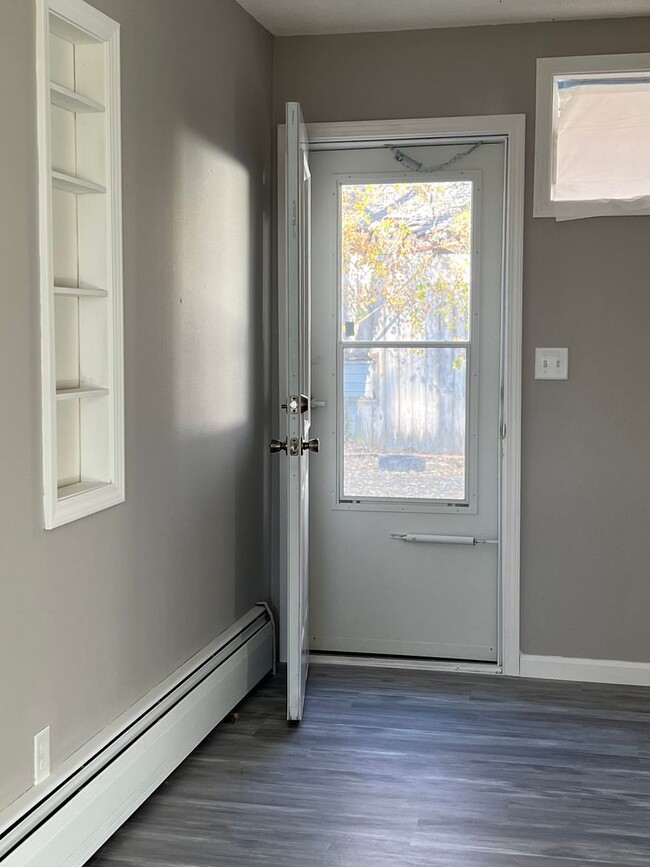 One Bedroom Remodeled apartment in Pulaski House Rental in Pulaski