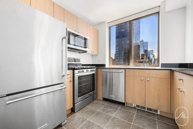 Photo - 500 W 42nd St Unit F41