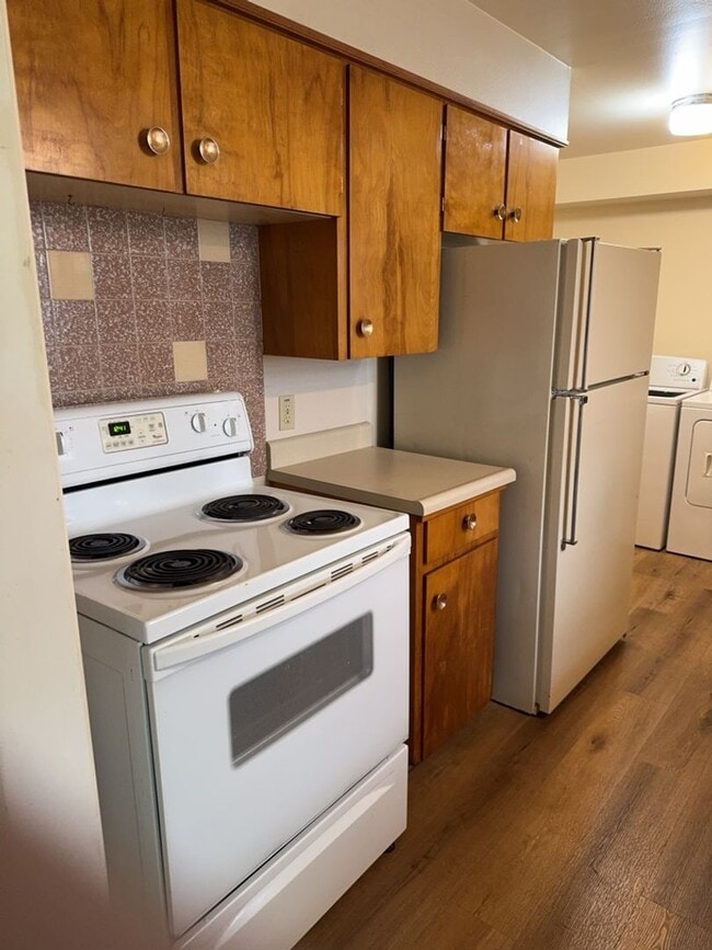 Photo - 1110-1112 W 8th St Unidad 1110 W 8th St