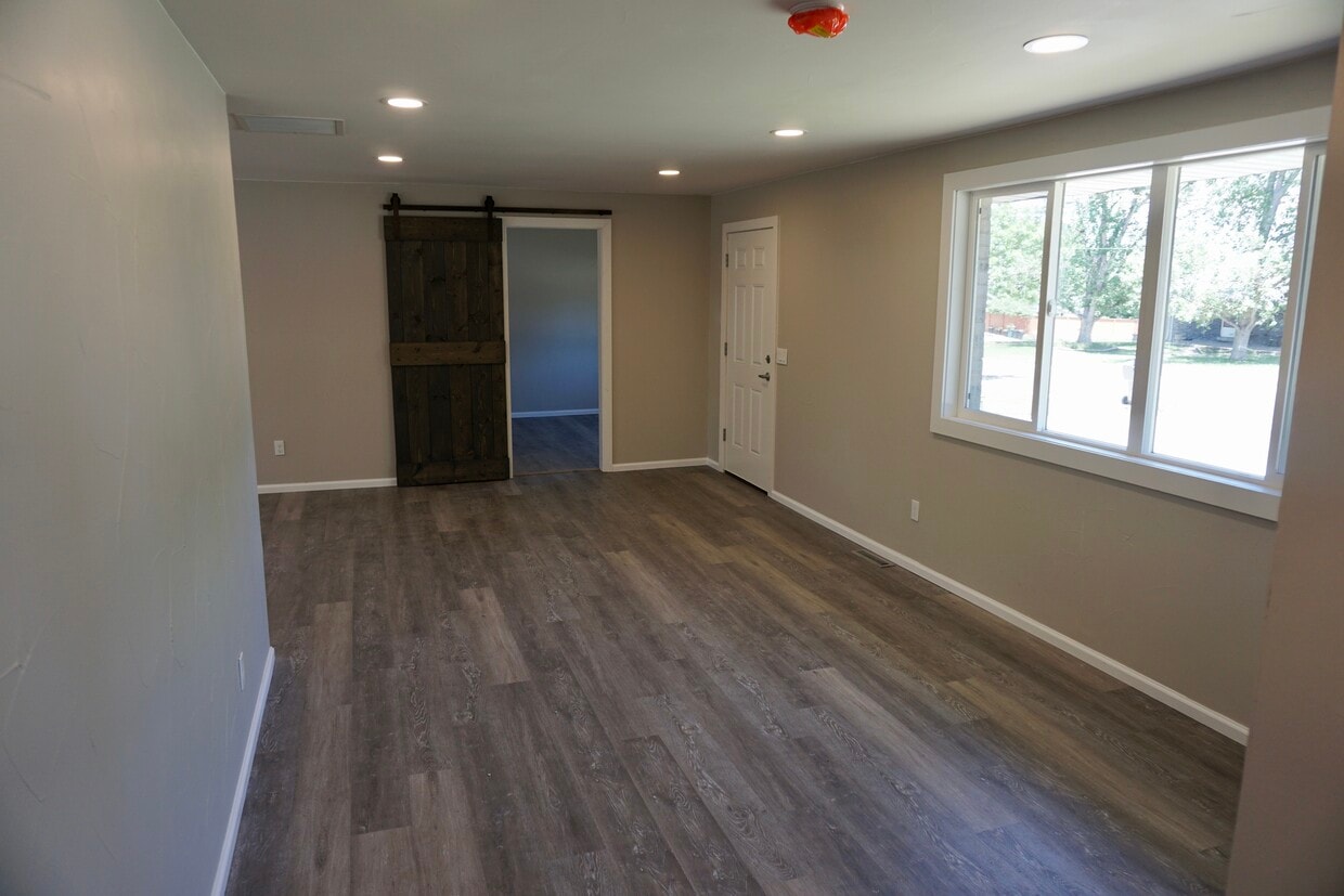 Living Room - 435 S Oak St (Lakewood, CO)