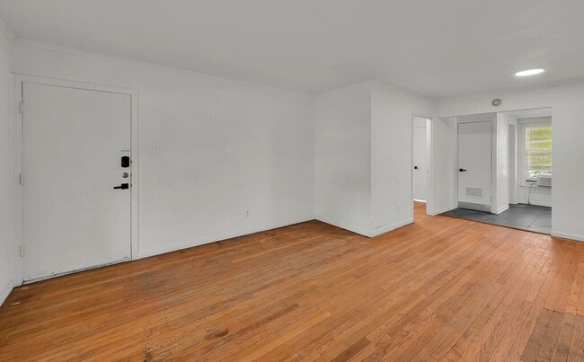 Photo - 3701 Parkwood St Unit 3703