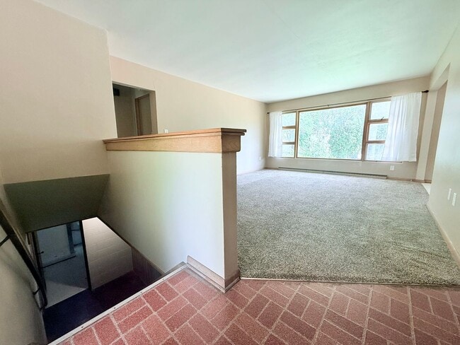 4-Bed House in Cedar Falls - 4-Bed House in Cedar Falls