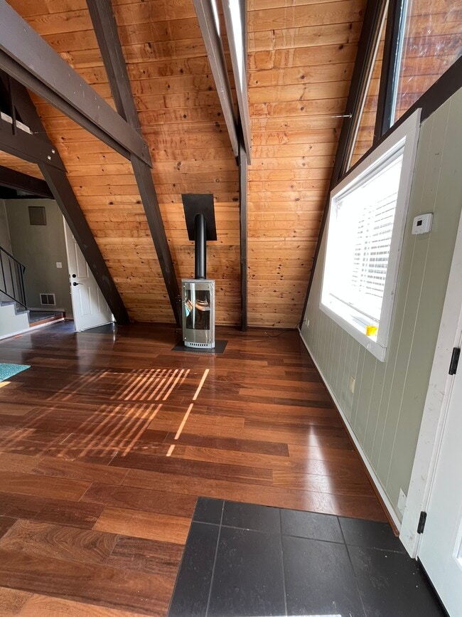 Photo - 1079 Modoc Way