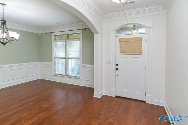 Photo - 161 Huntsmen Lane