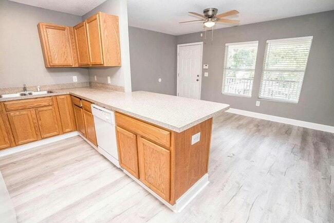 Building Photo - 2920 E Columbus Dr Unit 2