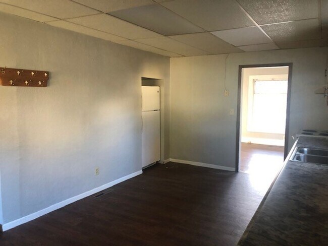 Photo - 3 Bedroom House!