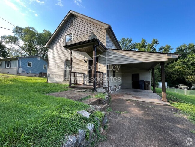 Building Photo - Charming historic 1900s home with all the ...