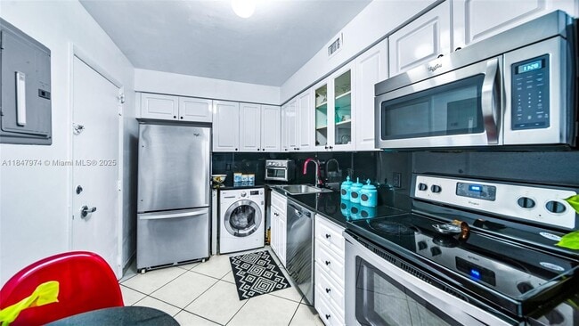 Photo - 6770 Indian Creek Dr Unit 7B