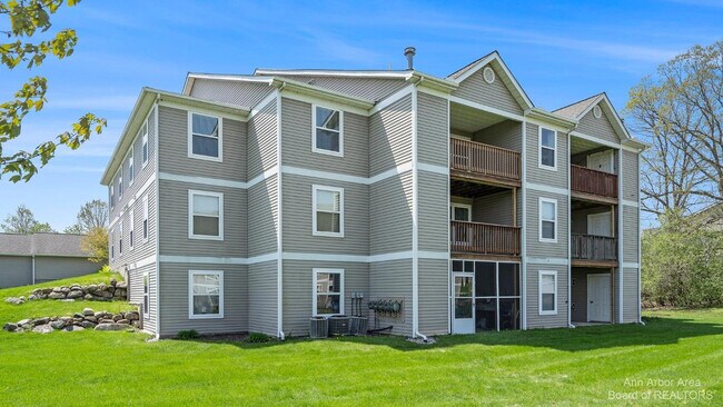 Photo - 1328 Heatherwood Ln