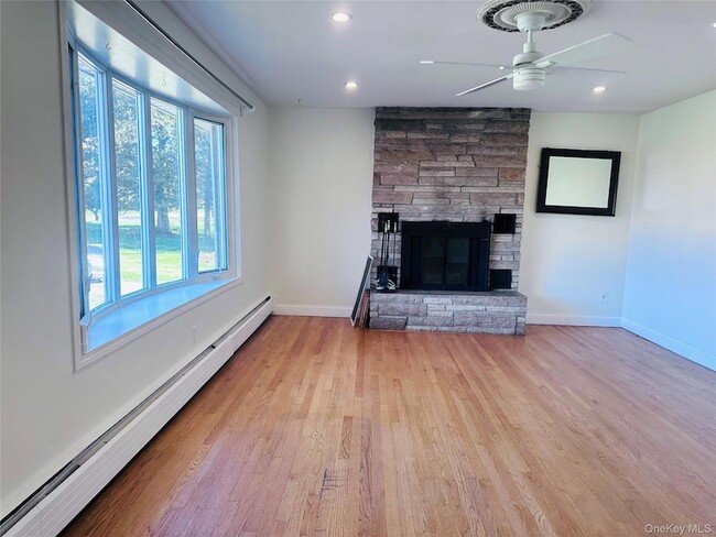 Photo - 307 Wildwood Dr