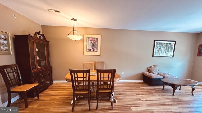 Building Photo - 9228 Blue Grass Rd Unit 38