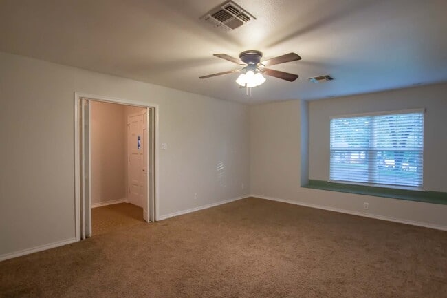 Photo - 2110 Inwood Cir