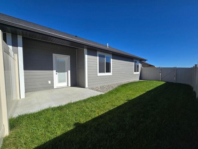 Photo - 6314/6316 Decker Lane Unidad 6314 Decker Ln