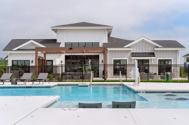 Seasons at Grafton Resort Style Pool