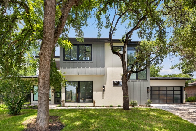 Photo - 2504 Bluffview Dr