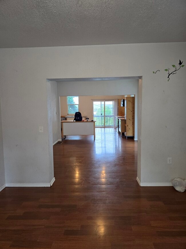 Photo - 1347 Fawcett Ave House