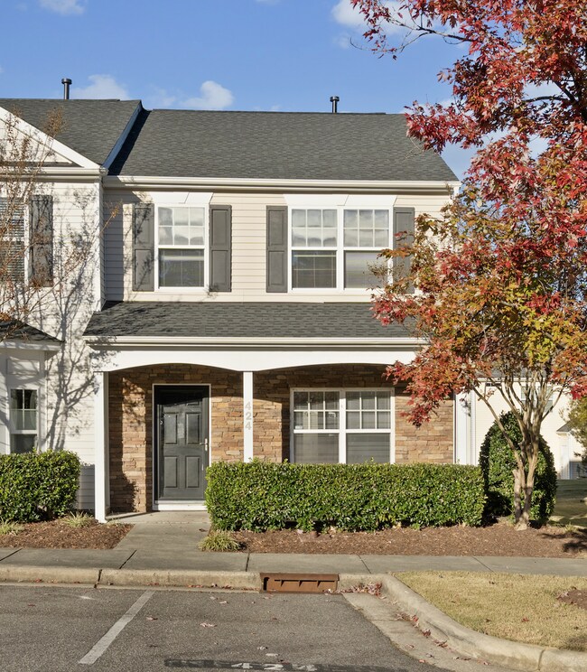 Building Photo - Spacious 3-Bed End-Unit Townhome in Durham Unit 424