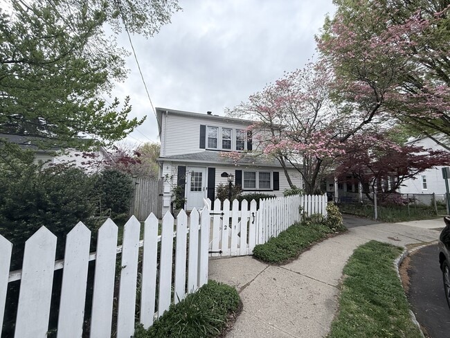 Building Photo - 21 Cleveland St