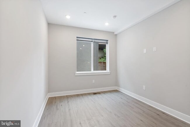 Photo - 408 N Front St Unit 3