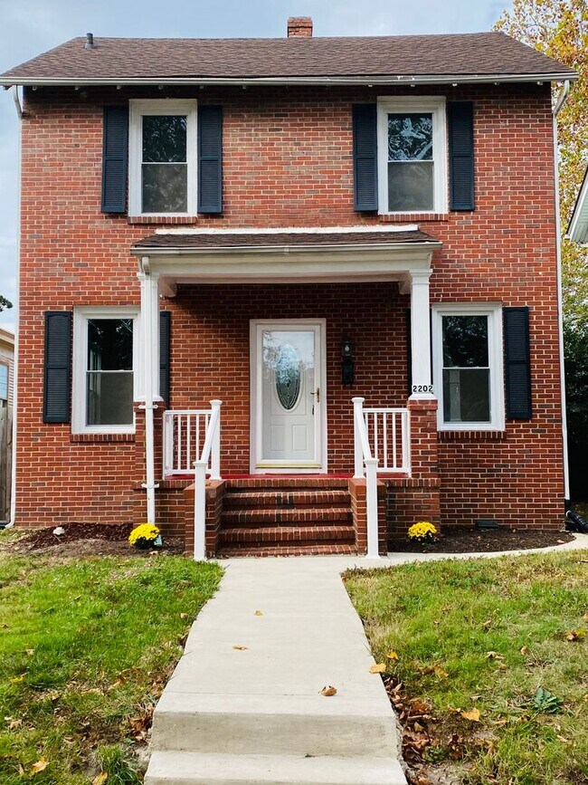 Beautifully Renovated 4bdrm/1.5bth House L... - Beautifully Renovated 4bdrm/1.5bth House L...