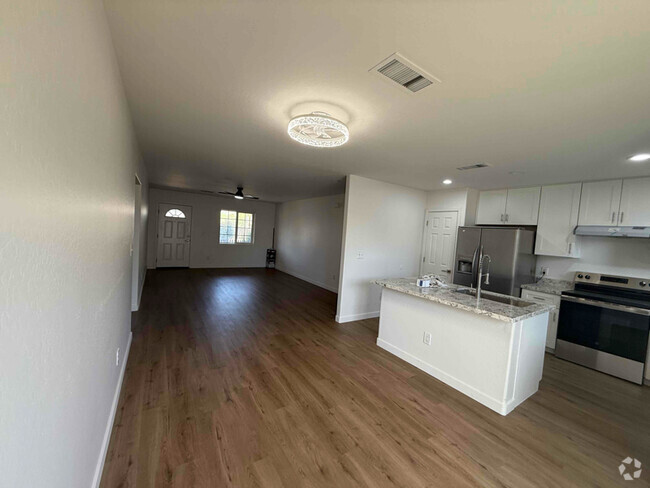 Building Photo - 2702 E Juniper Ave Unit A Rental
