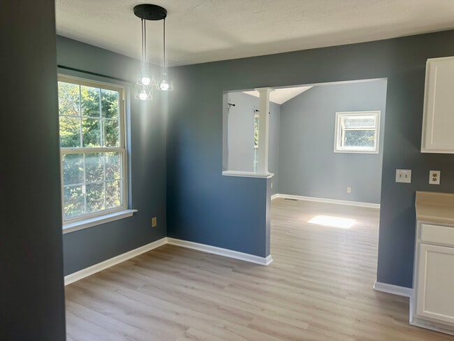 Photo - 314 Sutton Ct