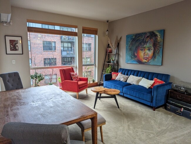 Building Photo - 1125 NW 9th Ave Unit 307