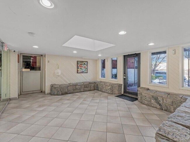 30 Shipherd Ave Unit 9B